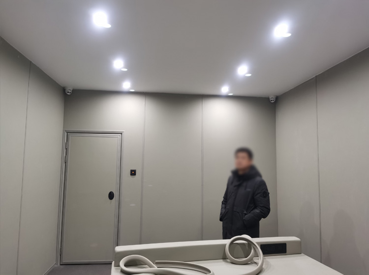 紀(jì)檢委談話室防撞軟包是安全性的墻面裝飾材料，軟包廠家